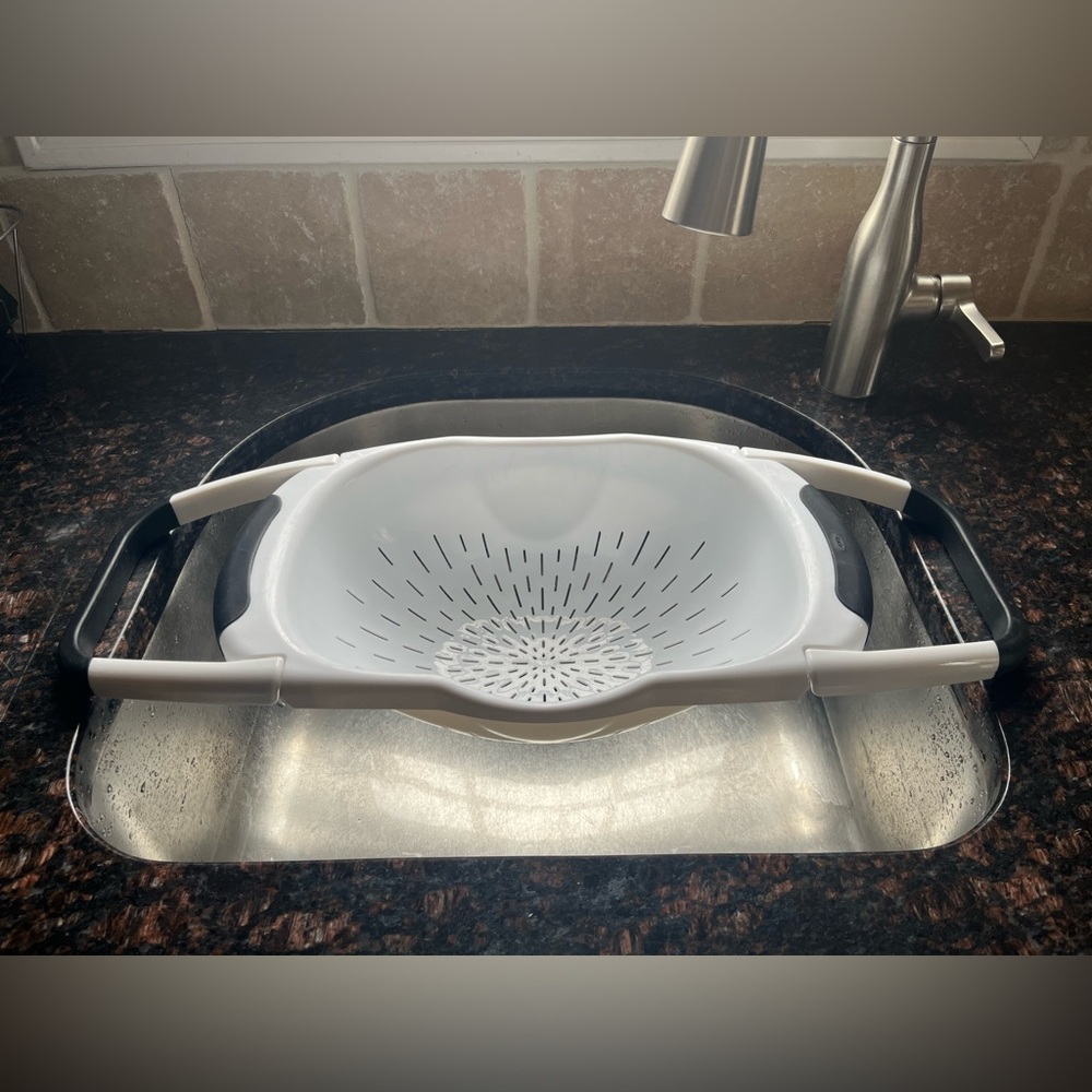 Oxo Collapsible Over-The-Sink Colander